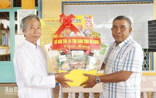 Thăm, chúc mừng 2 họ đạo Cao Đài nhân Lễ hội Yến Diêu Trì Kim Mẫu