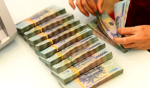 Tiền gửi dân cư lập kỷ lục mới, vượt 11,2 triệu tỉ đồng