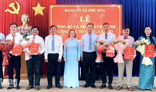 Đảng ủy xã Phú Hòa thành lập mới 13 chi, đảng bộ trực thuộc