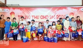 1.000 thiếu nhi phường Chi Lăng tham gia "Vui hội Trăng rằm"