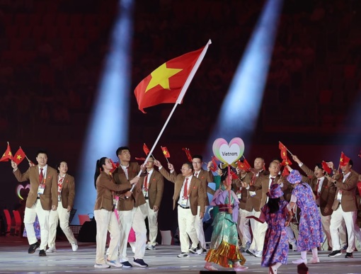 Lá cờ Việt Nam tung bay tại lễ khai mạc Asian Games 20