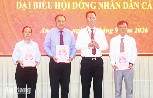 Bồi dưỡng kỹ năng hoạt động cho 203 đại biểu HĐND cấp xã