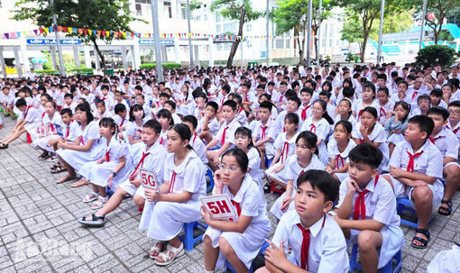 Hơn 1.400 giáo viên, học sinh được tuyên truyền an toàn giao thông