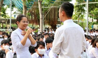 Đưa kiến thức tài chính số đến học sinh An Giang