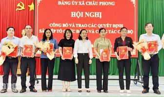 Đảng ủy xã Châu Phong thành lập 9 chi bộ mới