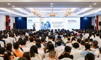 Từ quản lý màn hình đến dạy trẻ làm chủ công nghệ