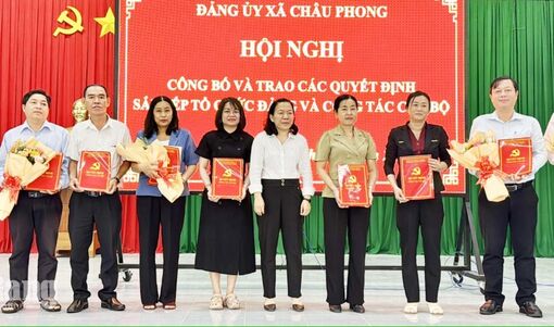Đảng ủy xã Châu Phong thành lập 9 chi bộ mới