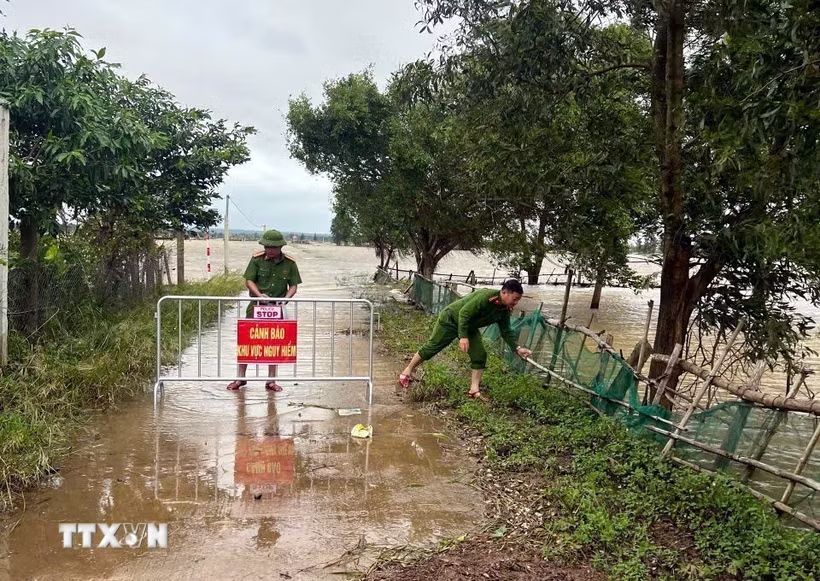 Các tỉnh Trung Bộ, Nam Bộ có nguy cơ mưa cường độ lớn trên 100mm trong 3 giờ