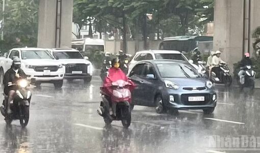 Thời tiết ngày 23/9: Bắc Bộ, Nam Bộ có mưa rào và dông ở nhiều nơi