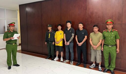 Khởi tố 4 người nước ngoài vận chuyển gần 18.000 bao thuốc lá nhập lậu