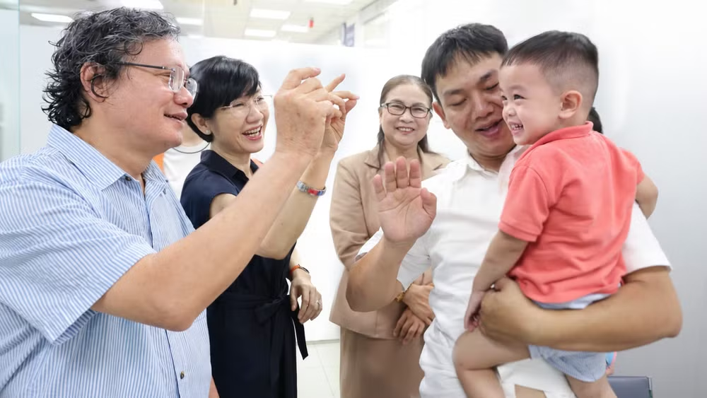 Lần đầu có vaccine phòng tay chân miệng cho trẻ từ 2 tháng tuổi