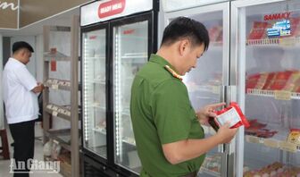Phát hiện tinh thể nước đá trên nhiều gói thịt tại 6 tủ đông ở Rạch Giá