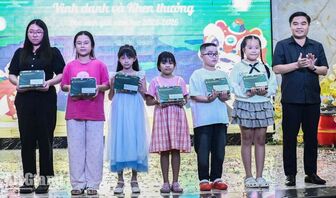 CIC Group tuyên dương hơn 200 học sinh tại Vui hội trăng rằm