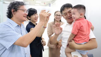 Lần đầu có vaccine phòng tay chân miệng cho trẻ từ 2 tháng tuổi