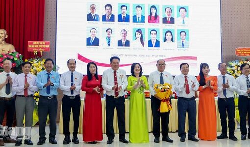 Ông Phan Thanh Vũ làm Chủ tịch Liên hiệp các Hội Văn học Nghệ thuật tỉnh An Giang