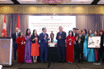 Tổng Bí thư, Chủ tịch nước Tô Lâm gặp gỡ cán bộ, nhân viên Đại sứ quán và cộng đồng người Việt Nam tại Canada