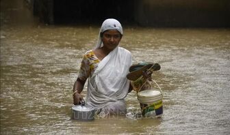 Mưa lớn gây lũ lụt nghiêm trọng ở Ấn Độ và Nepal