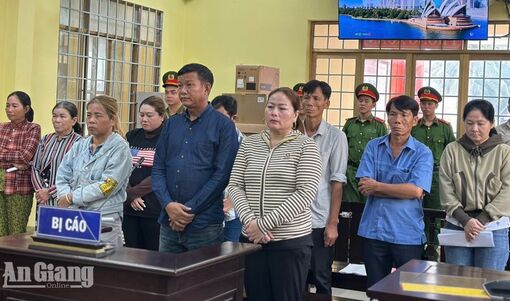 An Giang: 10 bị cáo lãnh án về tội đánh bạc