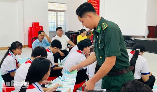 Học sinh Tiên Hải được tuyên truyền về chủ quyền biên giới, biển đảo