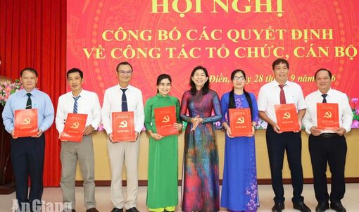 Hòa Điền thành lập 7 chi bộ trực thuộc Đảng ủy xã