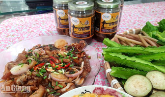 Mắm cá mè vinh - hương vị vùng đầu nguồn An Giang