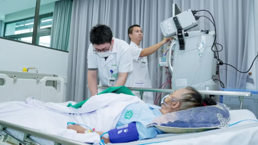 Tưởng thoát vị đĩa đệm, người phụ nữ 62 tuổi liệt tứ chi vì hội chứng Guillain-Barré