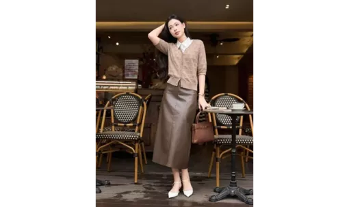Vẻ ngoài kiêu kỳ với chân váy da