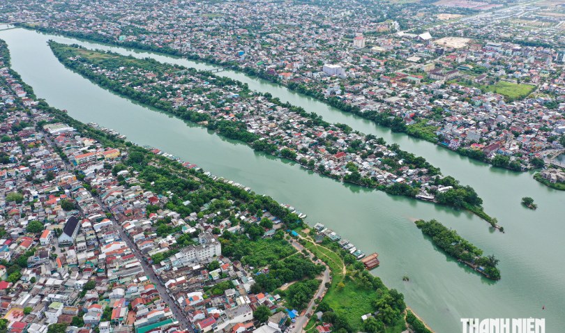 Cơm hến, bánh ép: Từ món ăn thời khó thành đặc sản ẩm thực Huế