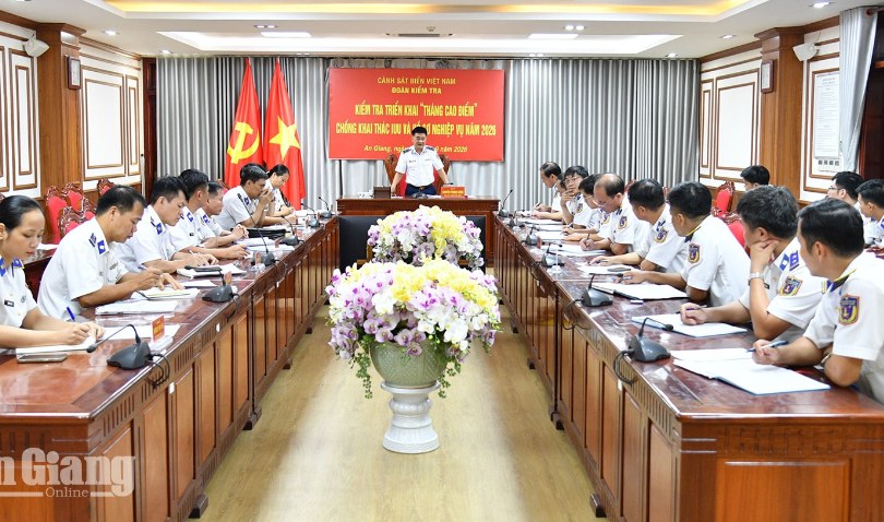 Cảnh sát biển phát hiện nhiều vụ vi phạm trong tháng cao điểm chống IUU