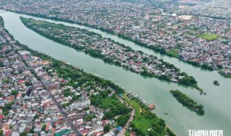 Cơm hến, bánh ép: Từ món ăn thời khó thành đặc sản ẩm thực Huế