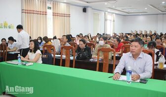 Hơn 130 cán bộ dân số được tập huấn kỹ năng tư vấn tránh thai