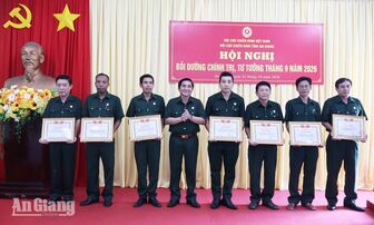 Cựu chiến binh An Giang cập nhật thời sự, nắm bắt dư luận cơ sở