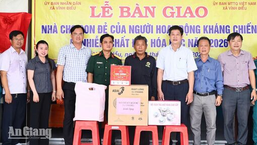 Vĩnh Điều trao nhà tình nghĩa trị giá 70 triệu đồng