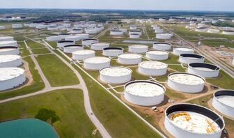 Giá xăng dầu hôm nay (3/10): Giá dầu giảm sau khi châu Âu đồng ý xả kho dự trữ diesel
