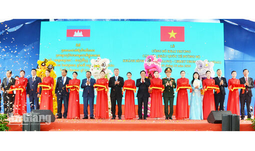 Khai trương cửa khẩu quốc tế Khánh Bình - Chrey Thom, hướng tới kim ngạch 1,2 tỉ USD