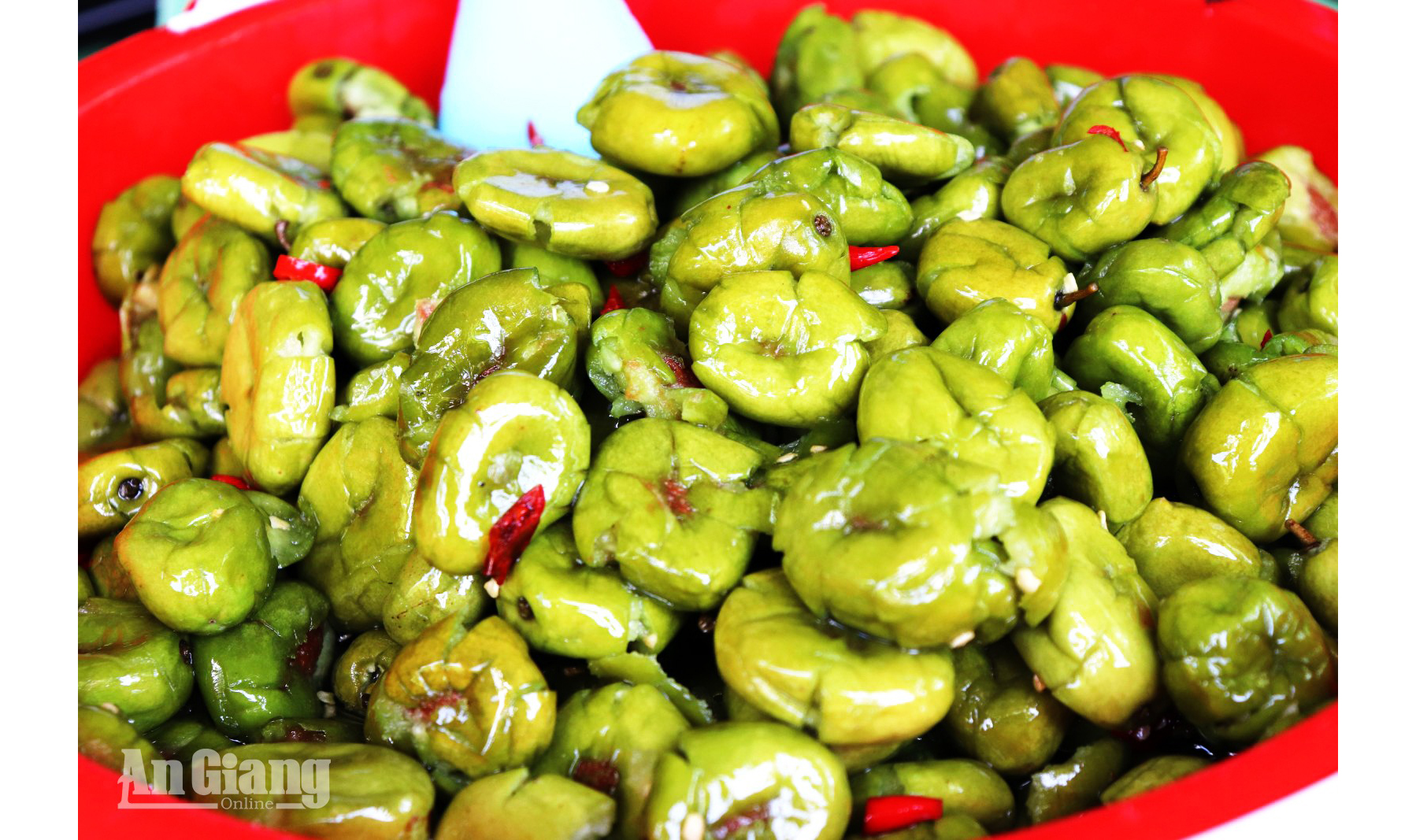 Cà na - món quà quê mùa nước nổi
