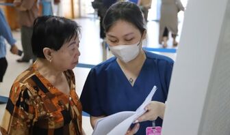 Tăng mạnh phụ cấp, tạo động lực giữ chân nhân viên y tế