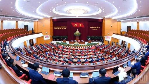 Ngày làm việc thứ nhất Hội nghị lần thứ tư Ban Chấp hành Trung ương Đảng khóa XIV