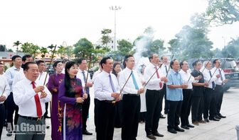 Tri ân anh hùng liệt sĩ, người có công tại An Giang