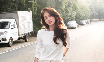 Ngắm thời trang đường phố qua những sắc trắng nổi bật