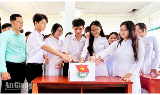 Góp một ly trà đá, tiếp sức bạn đến trường