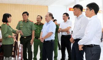 Công an An Giang đưa bộ phận tiếp nhận thủ tục tập trung vào hoạt động