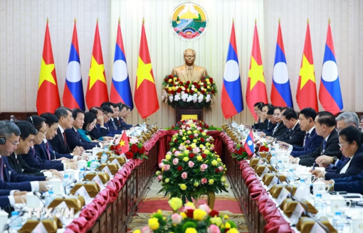 Thủ tướng Lê Minh Hưng hội đàm với Thủ tướng Lào Saleumxay Kommasith