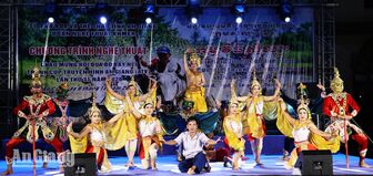 Chương trình nghệ thuật chào mừng Hội đua bò Bảy Núi tranh cúp Truyền hình An Giang
