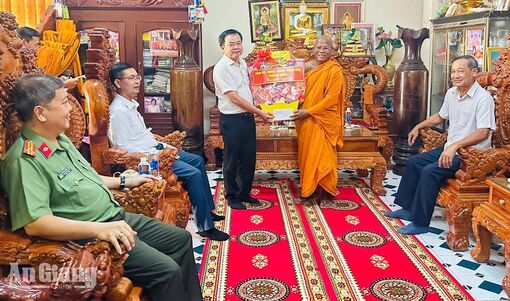 Chúc mừng đồng bào Khmer xã An Cư và Chi Lăng dịp Sene Đôn Ta