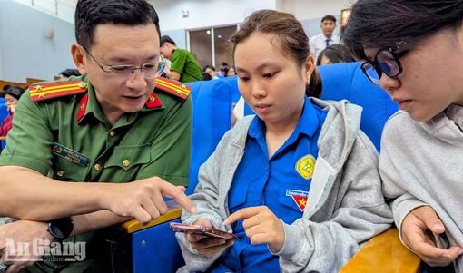 Gần 500 sinh viên Đại học An Giang tham gia chiến dịch làm sạch dữ liệu
