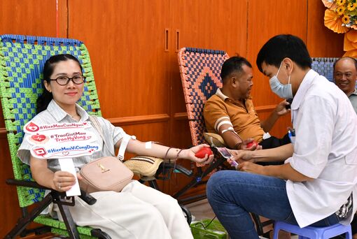 Hòn Đất tiếp nhận 215 đơn vị máu