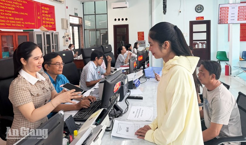 Giồng Riềng phát huy truyền thống, thúc đẩy phát triển