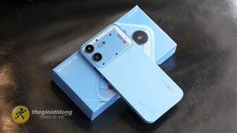Đánh giá Nothing Phone (4b): Bạn có thực sự cần một hệ điều hành tùy biến lạ mắt?
