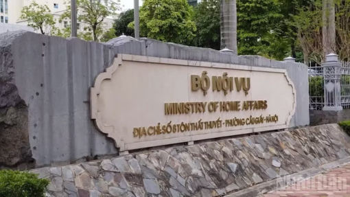 Bộ Nội vụ công bố 42 thủ tục hành chính về thi đua, khen thưởng